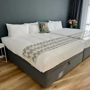 studio-44.hotels-capetown.com/